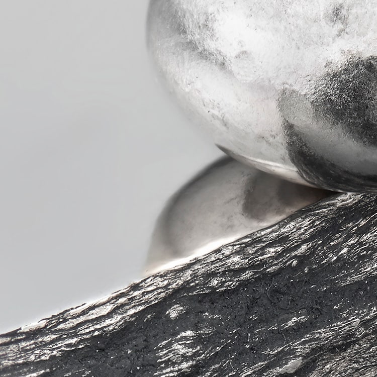 By operating its own exclusive foundry, Rolex has the unrivalled ability to cast the highest quality 18 ct gold alloys. According to the proportion of silver, copper, platinum or palladium added, different types of 18 ct gold are obtained: yellow, pink or white. They are made with only the purest metals and meticulously inspected in an in-house laboratory with state-of-the-art equipment, before the gold is formed and shaped with the same painstaking attention to quality. Rolex's commitment to excellence begins at the source.