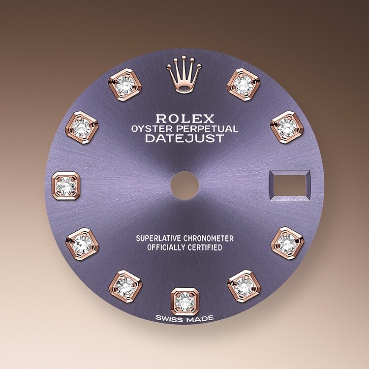 Der Radialschliff auf den Rolex Zifferblättern ist in der Uhrmacherei ein bevorzugtes Verfahren, um Farbe mit einem intensiven Metallton auf das Zifferblatt aufzubringen, wie es bei Silbergrau, Rhodium und Ruthenium der Fall ist.