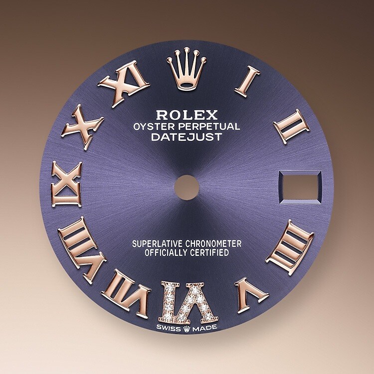 Das Zifferblatt verleiht einer Rolex Armbanduhr ein Gesicht sowie eine eigene Identität und sorgt überdies für perfekte Ablesbarkeit. Jedes Rolex Zifferblatt wird im eigenen Hause kreiert und fast vollständig in Handarbeit hergestellt, um seine Perfektion zu garantieren. Charakteristisches Merkmal sind die Indizes, die stets aus Gold gefertigt werden, um ihr Anlaufen zu verhindern.