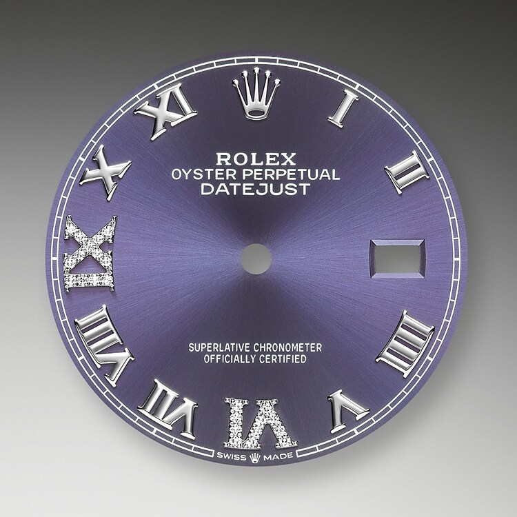 Der Radialschliff auf den Rolex Zifferblättern ist in der Uhrmacherei ein bevorzugtes Verfahren, um Farbe mit einem intensiven Metallton auf das Zifferblatt aufzubringen, wie es bei Silbergrau, Rhodium und Ruthenium der Fall ist.