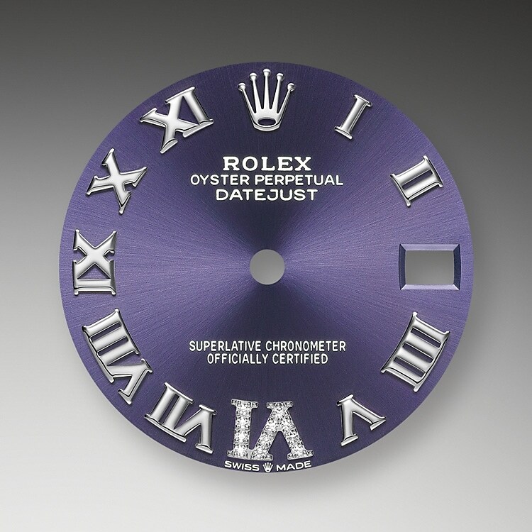 Der Radialschliff auf den Rolex Zifferblättern ist in der Uhrmacherei ein bevorzugtes Verfahren, um Farbe mit einem intensiven Metallton auf das Zifferblatt aufzubringen, wie es bei Silbergrau, Rhodium und Ruthenium der Fall ist.