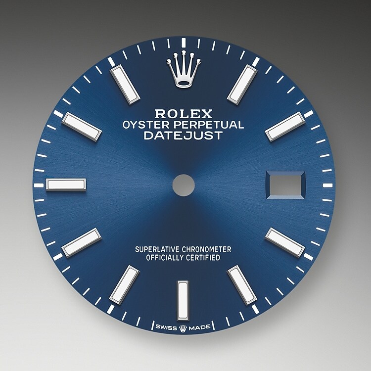 Der Radialschliff auf den Rolex Zifferblättern ist in der Uhrmacherei ein bevorzugtes Verfahren, um Farbe mit einem intensiven Metallton auf das Zifferblatt aufzubringen, wie es bei Silbergrau, Rhodium und Ruthenium der Fall ist.