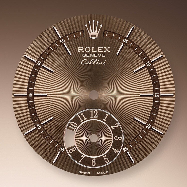 Das guillochierte Zifferblatt der Cellini Dual Time unterstreicht die zeitlosen Stilelemente des uhrmacherischen Klassizismus und verleiht ihnen in der Neuinterpretation eine elegant-moderne Note.