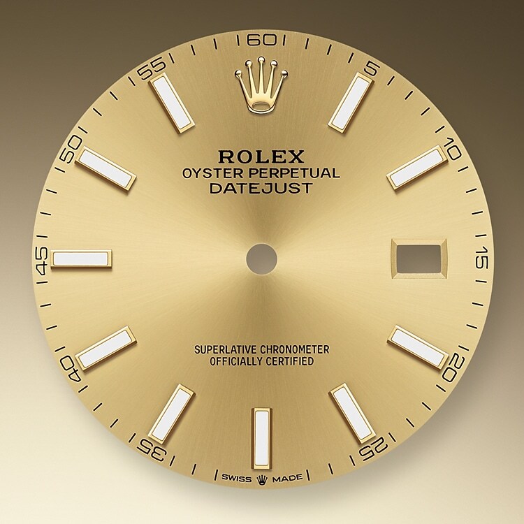 Der Radialschliff auf den Rolex Zifferblättern ist in der Uhrmacherei ein bevorzugtes Verfahren, um Farbe mit einem intensiven Metallton auf das Zifferblatt aufzubringen, wie es bei Silbergrau, Rhodium und Ruthenium der Fall ist. Meistens dient eine galvanische Versilberung als Grundschicht für den Radialschliff. Auf die so vorbereiteten Zifferblätter wird dann eine weitere Farbe aufgetragen. Manchmal werden Farbtöne − wie Champagner − aus mehreren Metallen erzeugt.