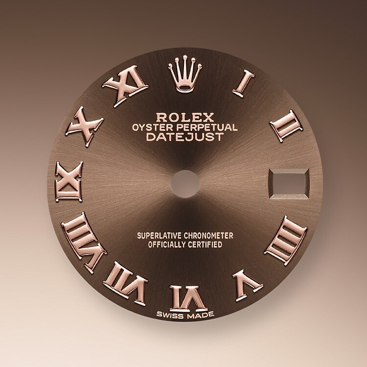 Der Radialschliff auf den Rolex Zifferblättern ist in der Uhrmacherei ein bevorzugtes Verfahren, um Farbe mit einem intensiven Metallton auf das Zifferblatt aufzubringen, wie es bei Silbergrau, Rhodium und Ruthenium der Fall ist. Meistens dient eine galvanische Versilberung als Grundschicht für den Radialschliff. Auf die so vorbereiteten Zifferblätter wird dann eine weitere Farbe aufgetragen. Manchmal werden Farbtöne − wie Champagner − aus mehreren Metallen erzeugt.