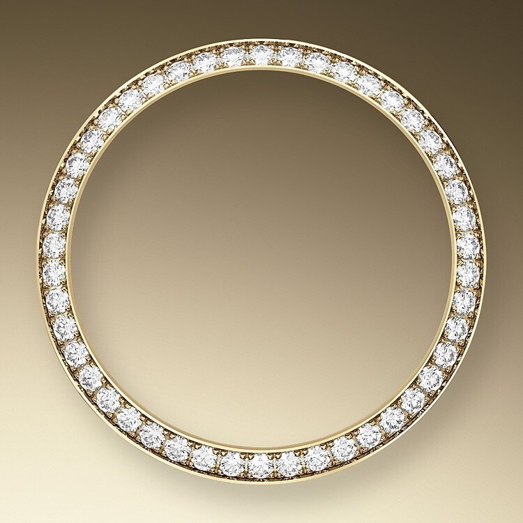 Gem-setters, like sculptors, finely carve the precious metal to hand-shape the seat in which each gemstone will be perfectly lodged. With the art and craft of a jeweller, the stone is placed and meticulously aligned with the others, then firmly secured in its gold or platinum setting. Besides the intrinsic quality of the stones, several other criteria contribute to the beauty of Rolex gem-setting: the precise alignment of the height of the gems, their orientation and position, the regularity, strength and proportions of the setting as well as the intricate finishing of the metalwork. A sparkling symphony to enhance the watch and enchant the wearer.