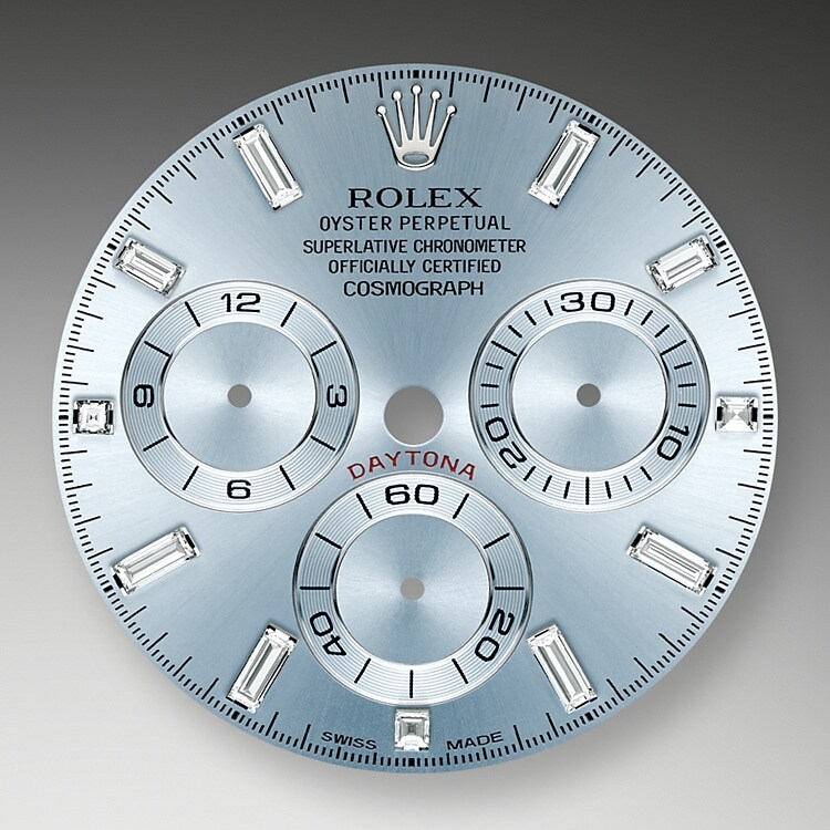 Das eisblaue Zifferblatt ist das dezente und exklusive Markenzeichen einer Rolex Platinuhr. Rolex verwendet Platin, das edelste unter den Metallen für die feinsten Armbanduhren.