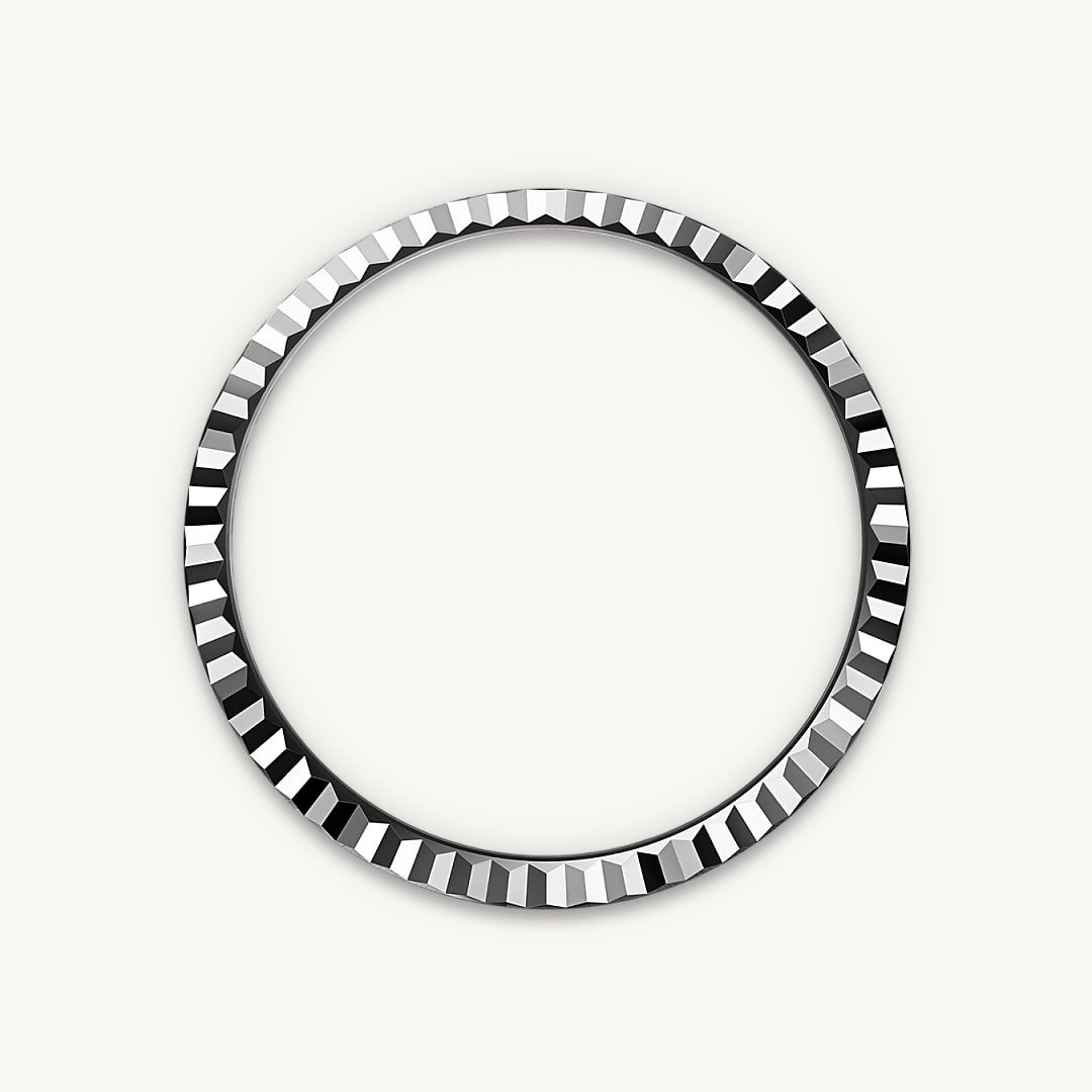 Fluted bezel