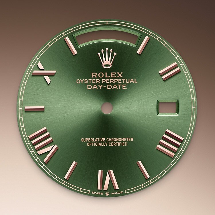 The sunray finish creates delicate light reflections on many dials in the Oyster Perpetual collection. It is obtained using masterful brushing techniques that create grooves running outwards from the centre of the dial. Light is diffused consistently along each engraving, creating a characteristic subtle glow that moves depending on the position of the wrist. Once the sunray finish has been completed, the dial colour is applied using Physical Vapour Deposition or electroplating. A light coat of varnish gives the dial its final look.