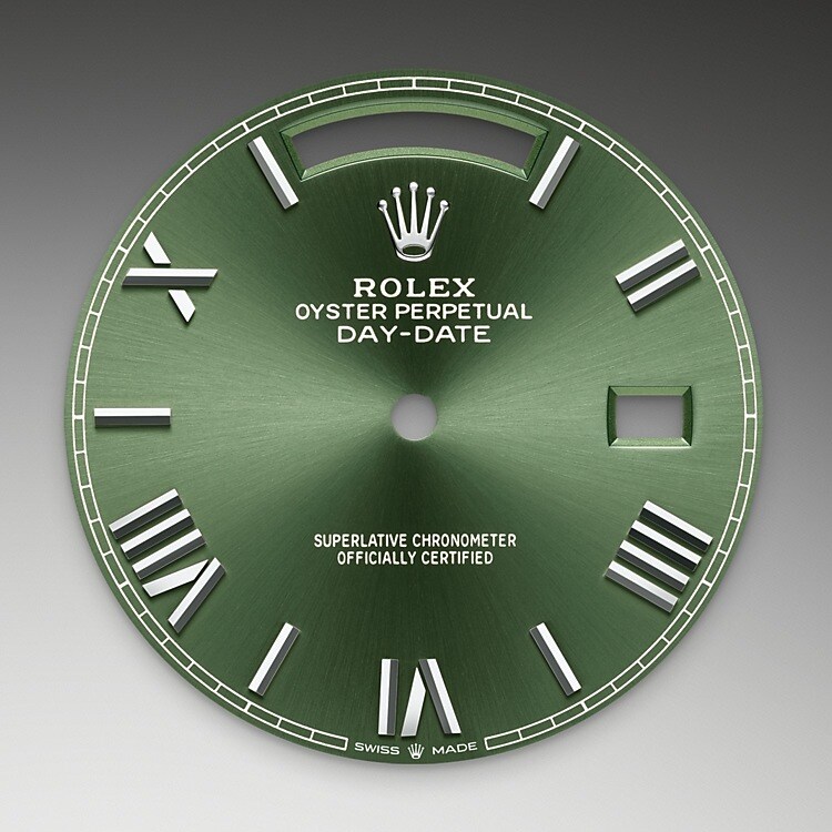 The sunray finish creates delicate light reflections on many dials in the Oyster Perpetual collection. It is obtained using masterful brushing techniques that create grooves running outwards from the centre of the dial. Light is diffused consistently along each engraving, creating a characteristic subtle glow that moves depending on the position of the wrist. Once the sunray finish has been completed, the dial colour is applied using Physical Vapour Deposition or electroplating. A light coat of varnish gives the dial its final look.