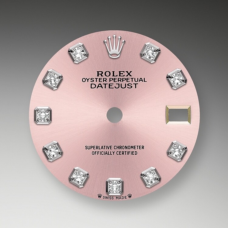 El acabado tipo sol crea delicados reflejos de luz en muchas esferas de la colección Oyster Perpetual. Se obtiene utilizando técnicas magistrales de cepillado que crean surcos que salen del centro de la esfera.