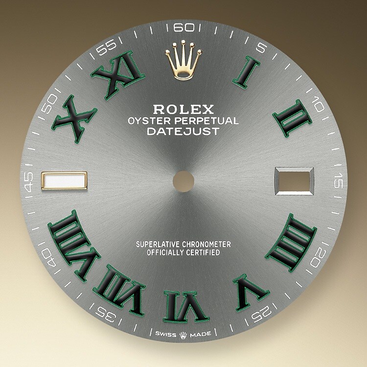 Das Zifferblatt verleiht einer Rolex Armbanduhr ein Gesicht sowie eine eigene Identität und sorgt überdies für perfekte Ablesbarkeit. Jedes Rolex Zifferblatt wird im eigenen Hause kreiert und fast vollständig in Handarbeit hergestellt, um seine Perfektion zu garantieren. Charakteristisches Merkmal sind die Indizes, die stets aus Gold gefertigt werden, um ihr Anlaufen zu verhindern.