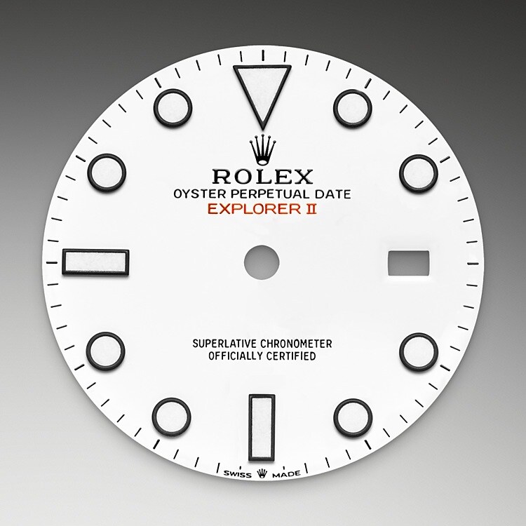 The Explorer II features a date display, an additional orange 24-hour hand and a fixed bezel with 24-hour graduations, enabling day to be distinguished from night. It became the watch of choice for speleologists, volcanologists and polar explorers. Its hour markers and hands feature a highly-legible Chromalight display with long-lasting blue luminescence.